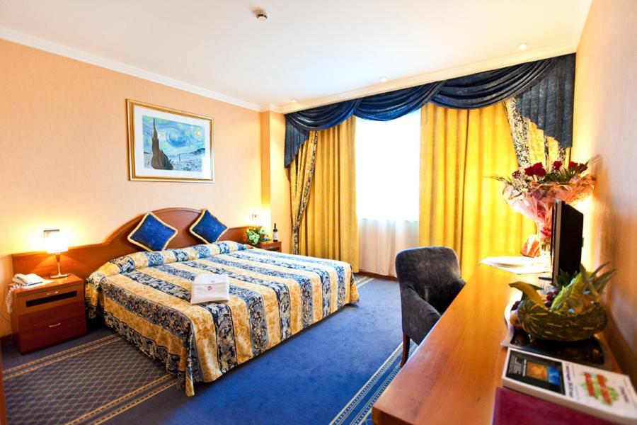 River Palace Hotel Atyraū Pokoj fotografie